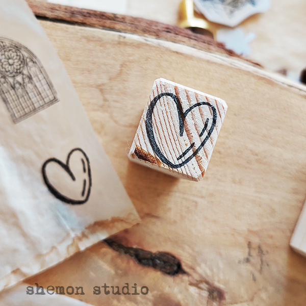 مهر چوبی طرح قلب تو خالی